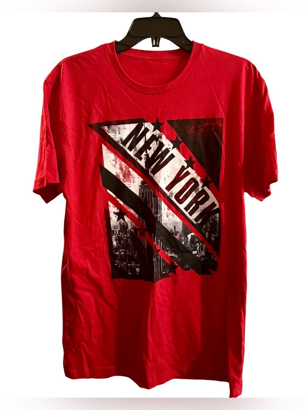 NYC Men’s New York (Manhattan Skyline) Bold Red Graphic Design Tee